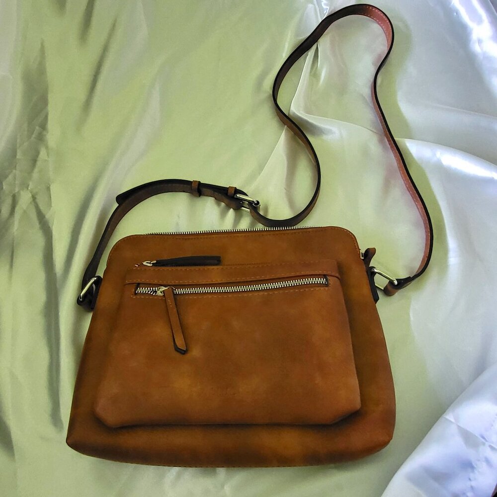 Brown Faux Leather Crossbody Bag – Adjustable Strap, Front Zip